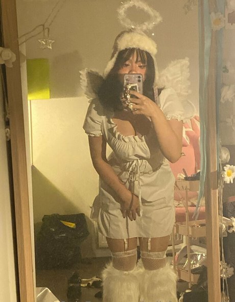 Naken läckt OnlyFans-bild av Iadivinecomedie