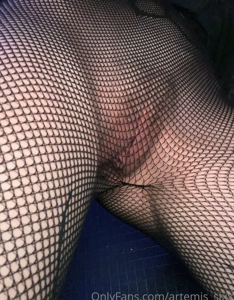 Foto di nudo di fuga di OnlyFans di Artemissixx