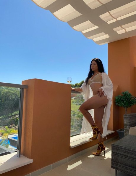 Nahá fotka uniklých OnlyFans od Lilyuw888