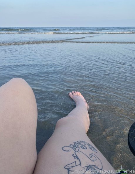 Sativasunshinefree  nude leaked OnlyFans photo