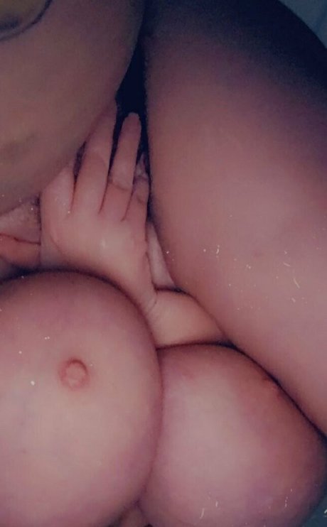 Naken lekkede OnlyFans-bilde av Malmonroe