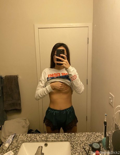 Naken lekkede OnlyFans-bilde av Jamieneedsdick2