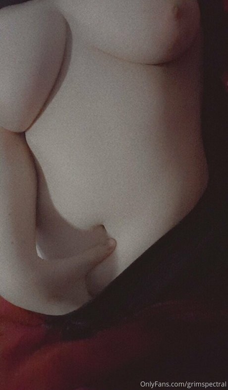 Naken läckt OnlyFans-bild av Grimspectral