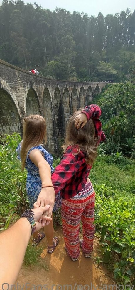 Foto nua vazada do OnlyFans de Polyamory