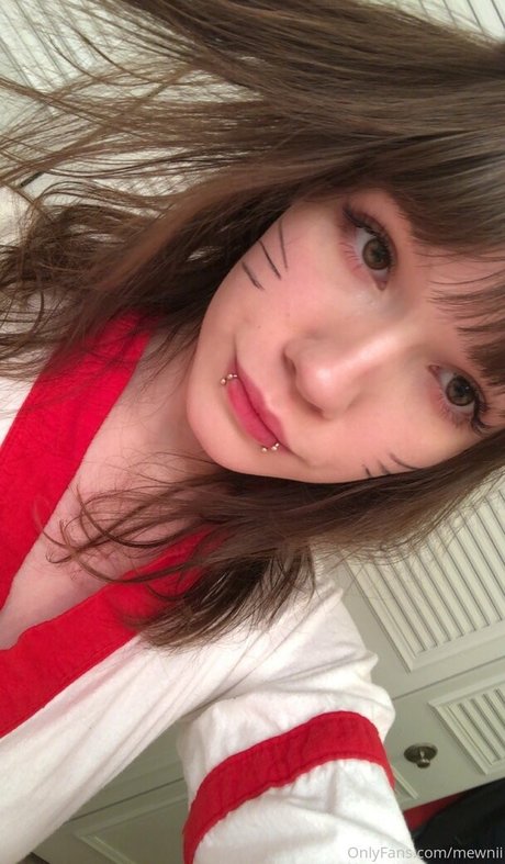 Naken läckt OnlyFans-bild av Mewnii