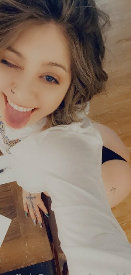 Naakte gelekte OnlyFans-foto van Berrybb