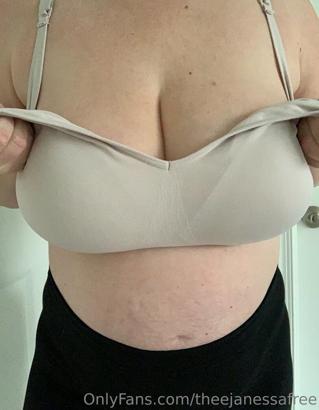 Theejanessafree