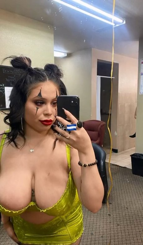 Nahá fotka uniklých OnlyFans od Sheila L