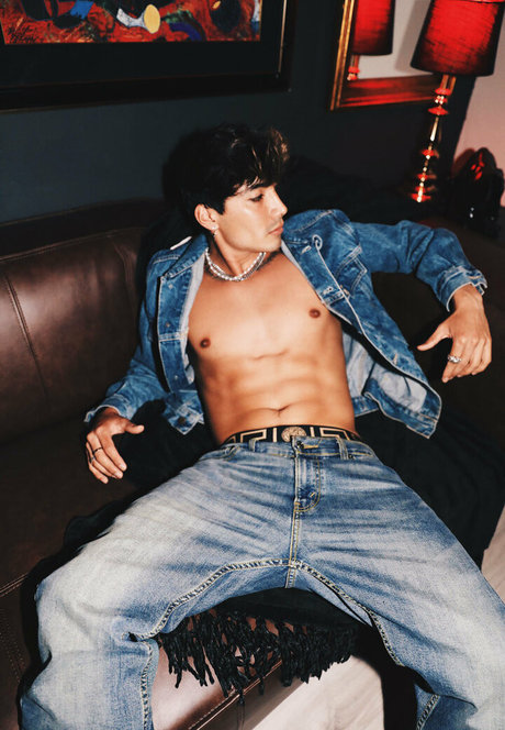 Nahá fotka uniklých OnlyFans od Prettyboyaedan