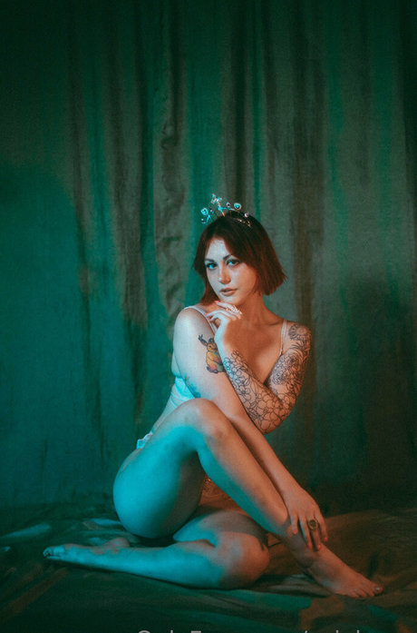 Naken lekkede OnlyFans-bilde av Aziebugx