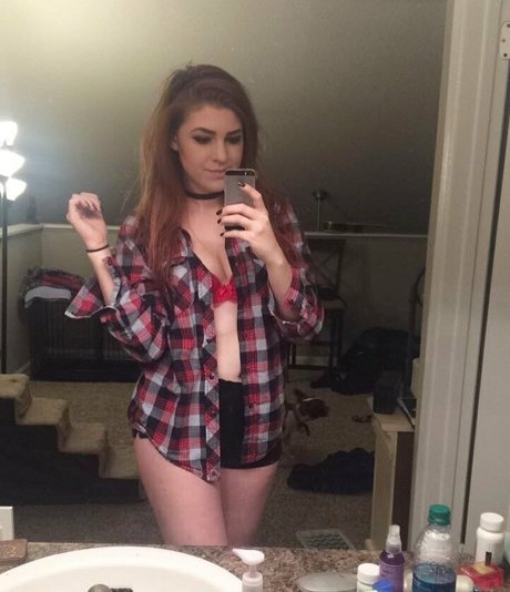 Naken läckt OnlyFans-bild av Keiraluvvsfw