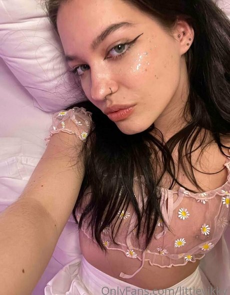 Naken lekkede OnlyFans-bilde av Littlevikky