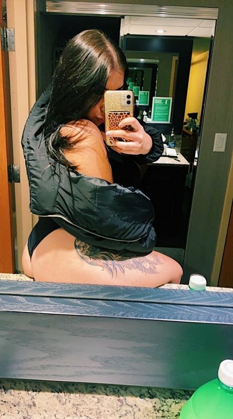 Alasti lekkinud OnlyFans-i pilt Isabelle Maltais