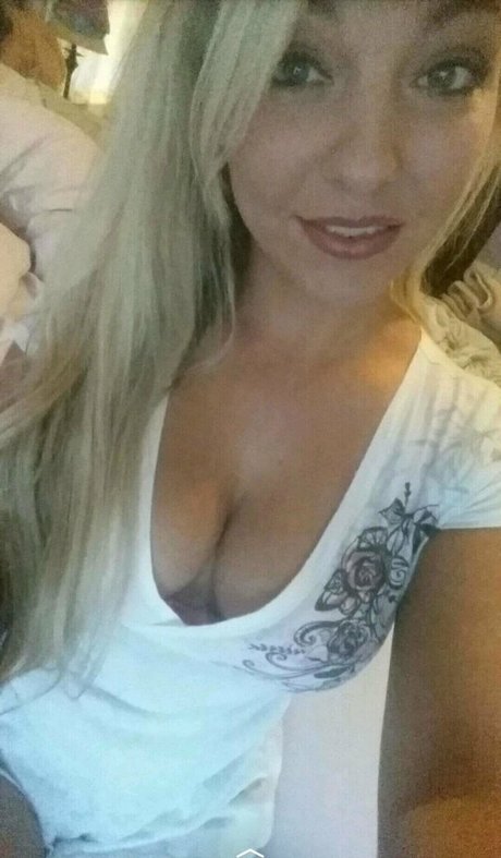 Blondehoney22