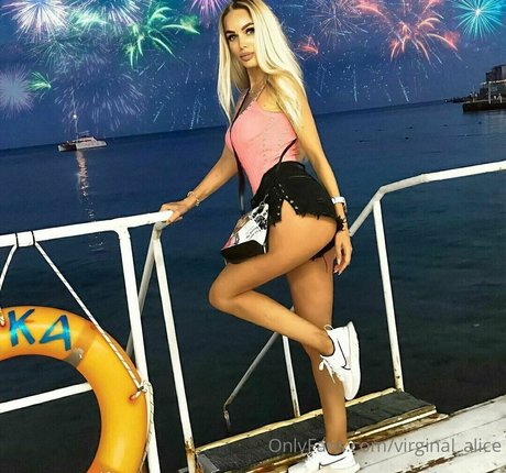 Photo nue de fuite OnlyFans de Virginalalice