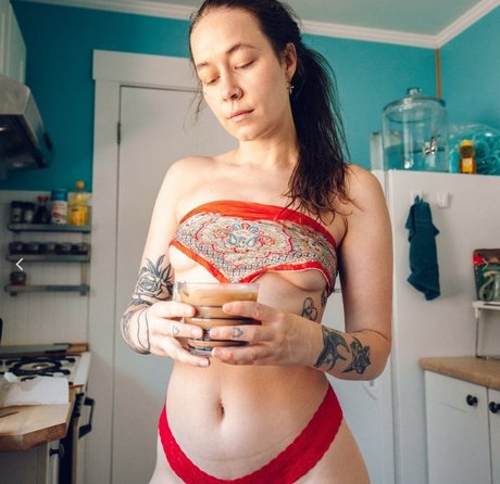 Nahá fotka uniklých OnlyFans od Nina Defilla