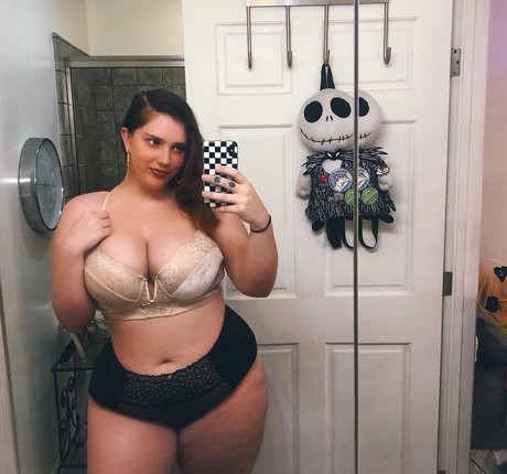 Nikkimichay OnlyFansリークヌード写真