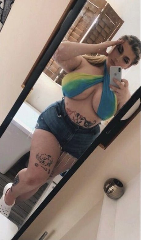 Naken läckt OnlyFans-bild av Heys0phie