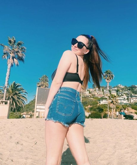 Alasti lekkinud OnlyFans-i pilt Lily P