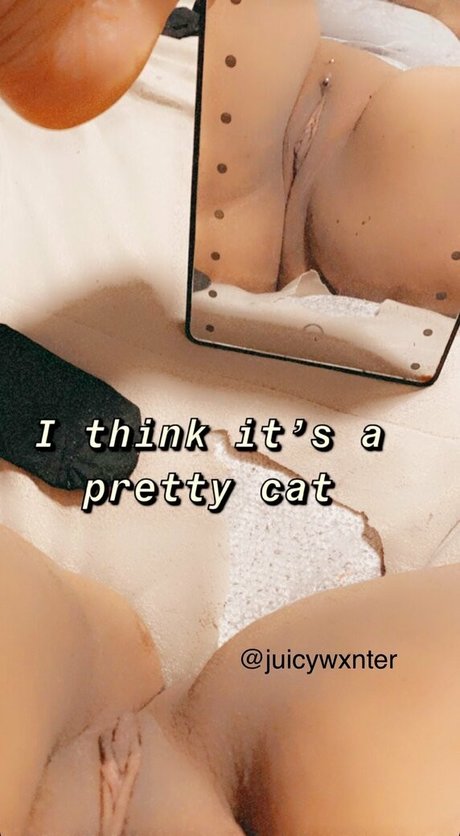 Naken läckt OnlyFans-bild av Juicywxnter
