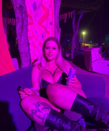 Nahá fotka uniklých OnlyFans od Scorpiomilk