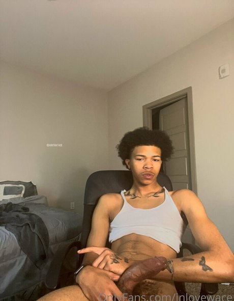 Alaston vuotanut OnlyFans-kuva Inlovewace