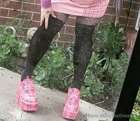 Naken läckt OnlyFans-bild av Feetheat27