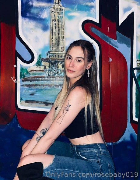 Naken läckt OnlyFans-bild av Rosebaby019