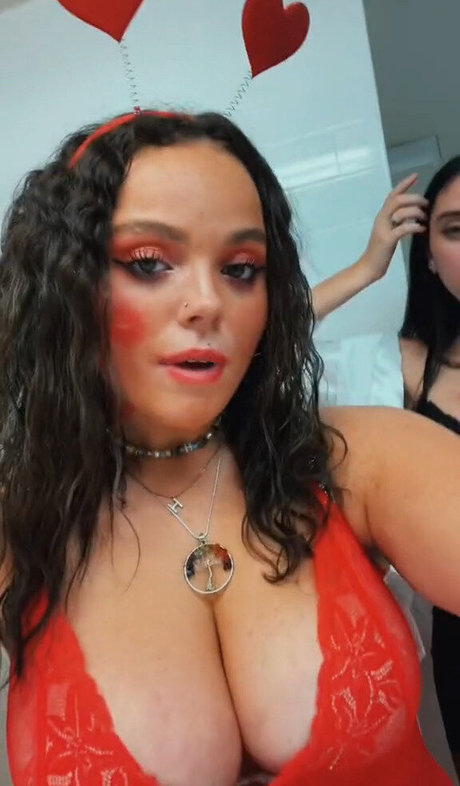 Обнаженная фотография утечки OnlyFans от Hannah B