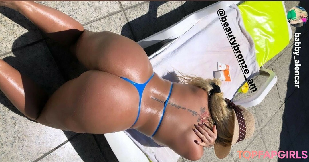 Naakte gelekte OnlyFans-foto van Babbyalencar #4