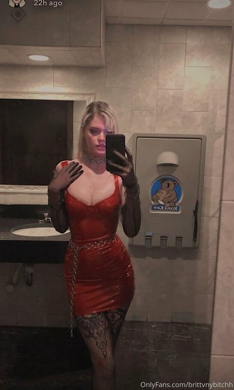 Nahá fotka uniklých OnlyFans od Brittvnybitchh