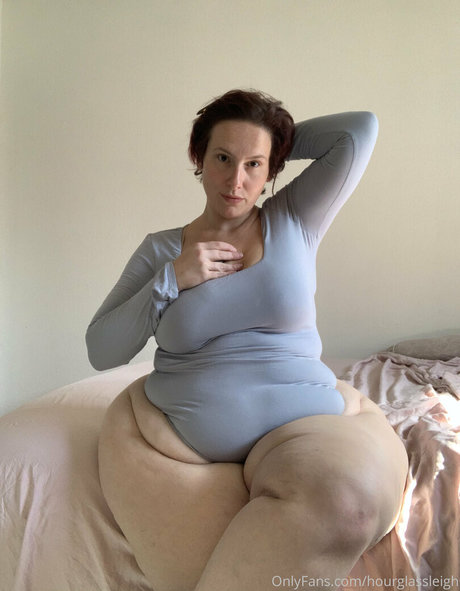 Naken läckt OnlyFans-bild av Hourglassleigh