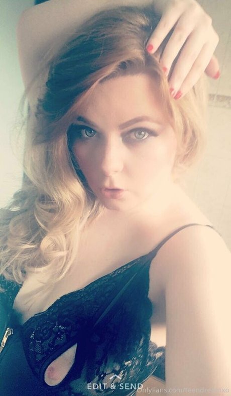 Naakte gelekte OnlyFans-foto van Teendreamxo