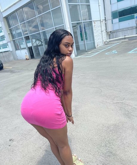 Photo nue de fuite OnlyFans de Kaylalebombbb