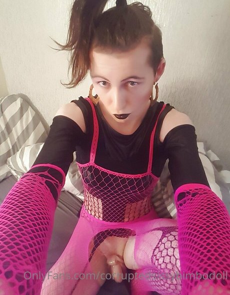 Naken läckt OnlyFans-bild av Corruptedsissybimbodoll