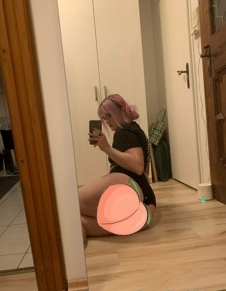Nahá fotka uniklých OnlyFans od Kawaiiyukiichan