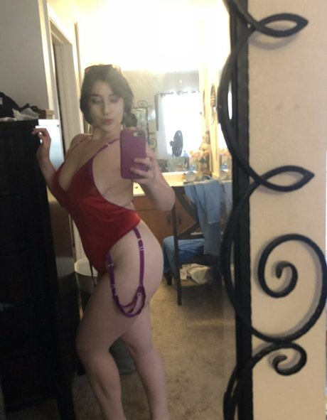 Alaston vuotanut OnlyFans-kuva Natalieharimefree