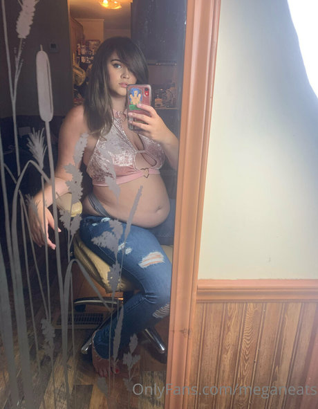Nahá fotka uniklých OnlyFans od Meganeats