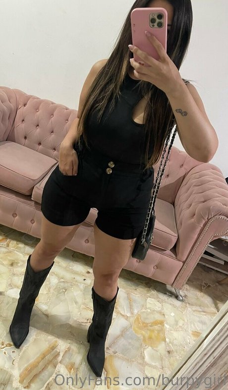 Naken läckt OnlyFans-bild av Burpygirl