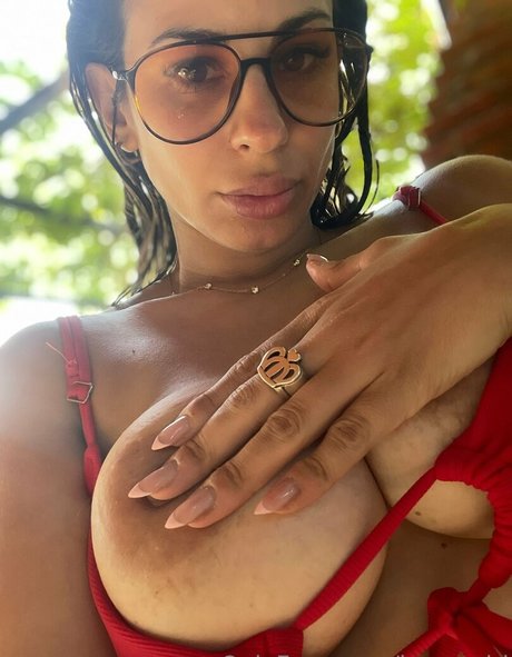 Naakte gelekte OnlyFans-foto van Burpygirl