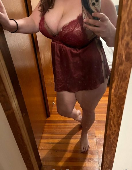 Bustywife