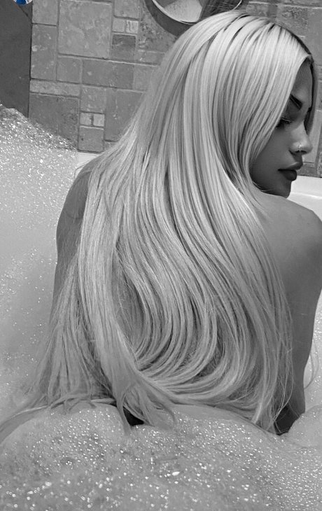 Nahá fotka uniklých OnlyFans od Alejandra Barbie