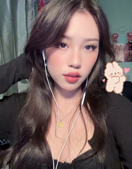Nahá fotka uniklých OnlyFans od Basiilleaf