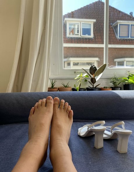 Nahá fotka uniklých OnlyFans od Simplykimsfeet