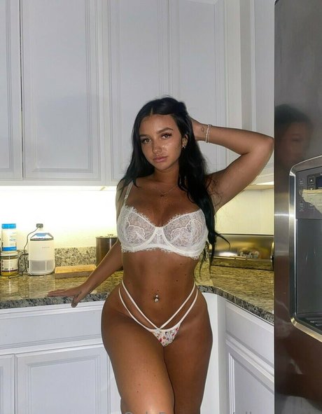 Nahá fotka uniklých OnlyFans od Ally Bross