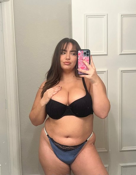 Foto di nudo di fuga di OnlyFans di Juliiaaberitttt