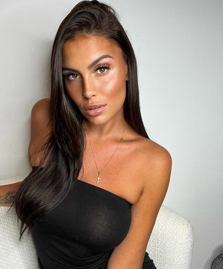 Nahá fotka uniklých OnlyFans od Natasha Nesci