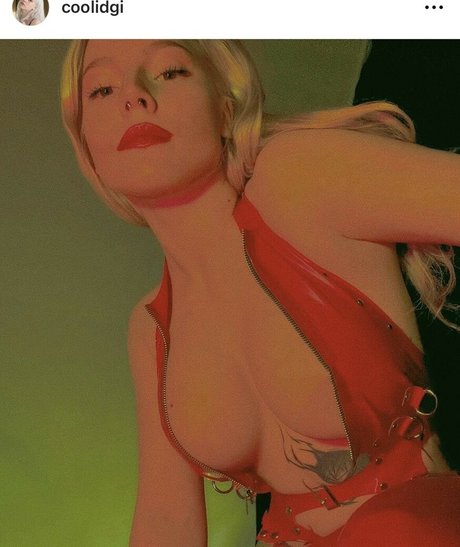 Naken läckt OnlyFans-bild av Alisa Kulidzchi