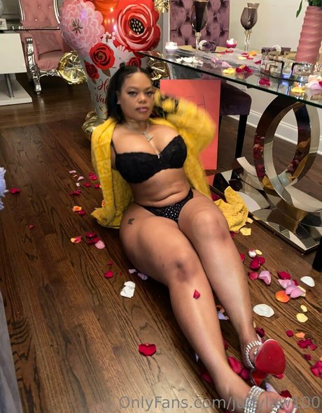 Обнаженная фотография утечки OnlyFans от Judylaw100