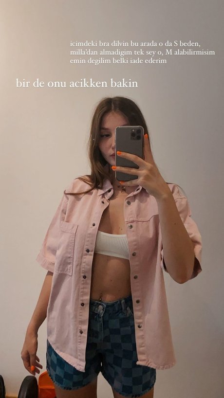Naken läckt OnlyFans-bild av Ilayda Akdogan